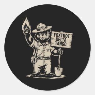 Foxtrots Delta Tangos Vintage Der Widerstand Bär N Runder Aufkleber