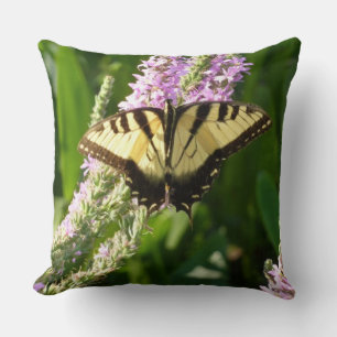 Frack Butterfly auf Lila Wildblumen Kissen