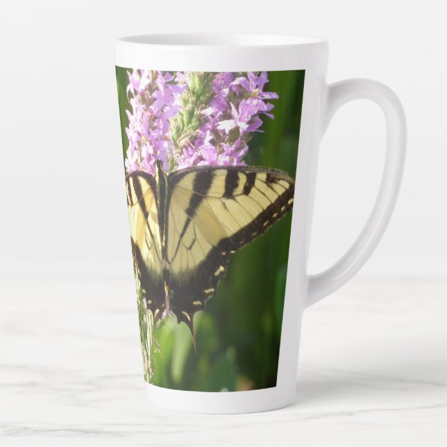 Frack Butterfly auf Lila Wildblumen Milchtasse (Rechts)