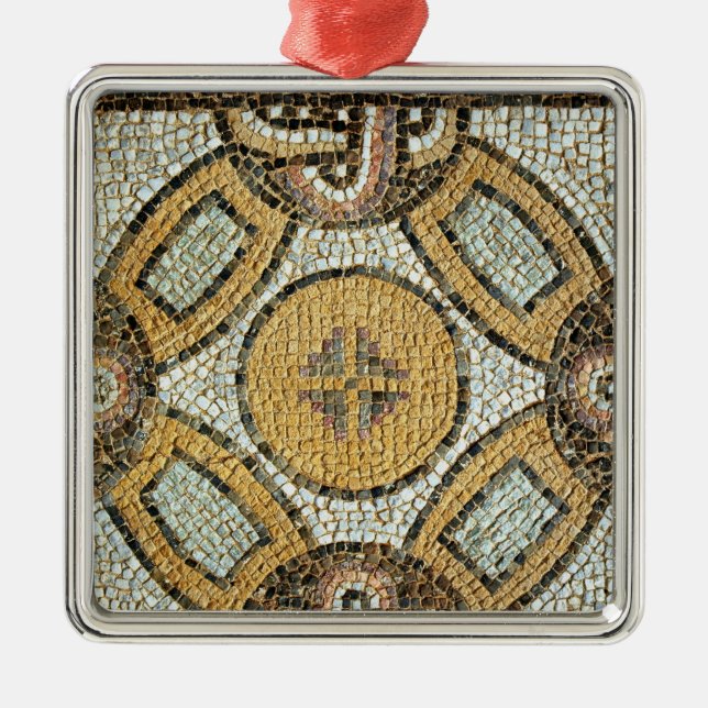 Fragment vom Boden der römischen Bäder Silbernes Ornament (Vorne)