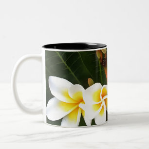 Frangipani Blossom Cluster Artistic Style Zweifarbige Tasse