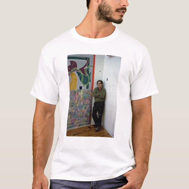 Frank Stella neben einem von seinem arbeitet T-Shirt (Vorderseite)