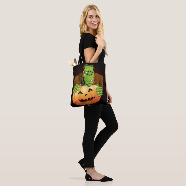 Frankenstein Monster Cartoon mit Pumpkin (Am Model)