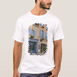 Frankreich, Arles, Provence, Hotel und Restaurant T-Shirt