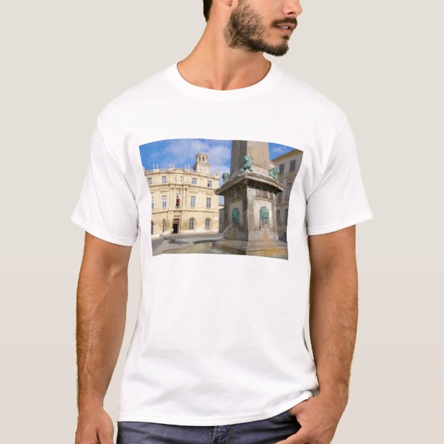 Frankreich, Arles, Provence, Place de la T-Shirt (Vorderseite)