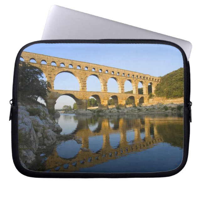 Frankreich, Avignon. Der Pont du Gard römisches Aq Laptopschutzhülle (Vorderseite)