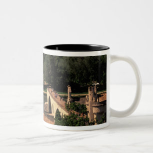 Frankreich, Avignon, Provence. Pont St, Benezet. Zweifarbige Tasse
