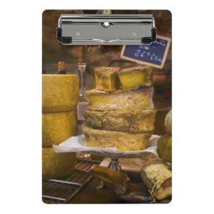 Frankreich, Korsika. Lokale Käsesorten und Charcut Mini Klemmbrett