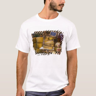 Frankreich, Korsika. Lokale Käsesorten und Charcut T-Shirt