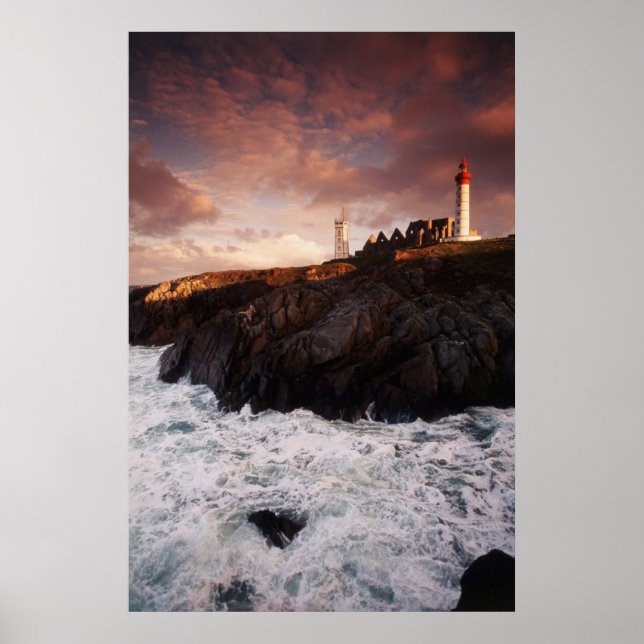 Frankreich, Leuchtturm im Morgengrauen Poster (Vorne)