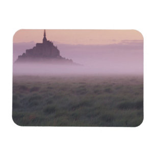 FRANKREICH, Normandie Mont St. Michel. Morgennebel Magnet