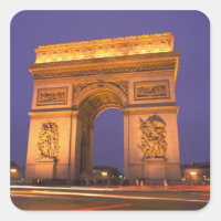 Frankreich, Paris, Arc de Triomphe bei Dämmerung.