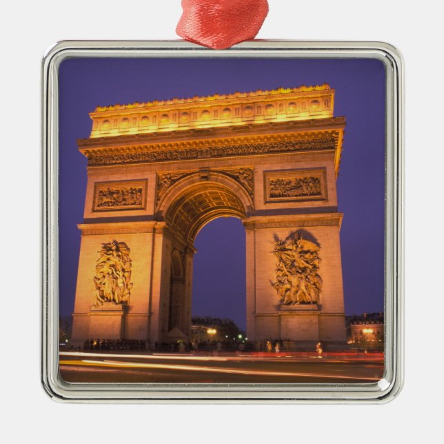 Frankreich, Paris, Arc de Triomphe in der Nacht. Silbernes Ornament (Vorne)
