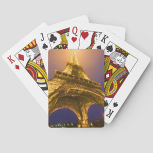 Frankreich, Paris. Blick von unten auf den Eiffelt Spielkarten