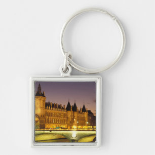 Frankreich, Paris, Conciergerie und Seine bei Schlüsselanhänger