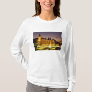 Frankreich, Paris, Conciergerie und Seine bei T-Shirt