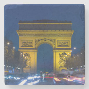 Frankreich, Paris. Der Arc de Triomphe und die Steinuntersetzer
