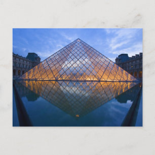 Frankreich, Paris Der Louvre in der Dämmerung. Gut Postkarte