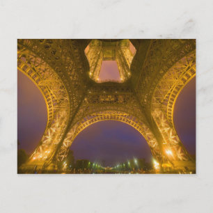 Frankreich, Paris. Eiffelturm beleuchtet um 2 Postkarte