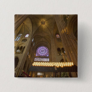 Frankreich, Paris. Innenansicht der Kathedrale Not Button