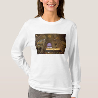 Frankreich, Paris. Inneres der Kathedrale Notre Da T-Shirt