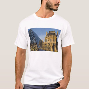 Frankreich, Paris, Louvre und die Pyramide, T-Shirt