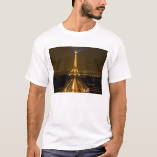 Frankreich, Paris. Nachtansicht des Eiffelturms T-Shirt