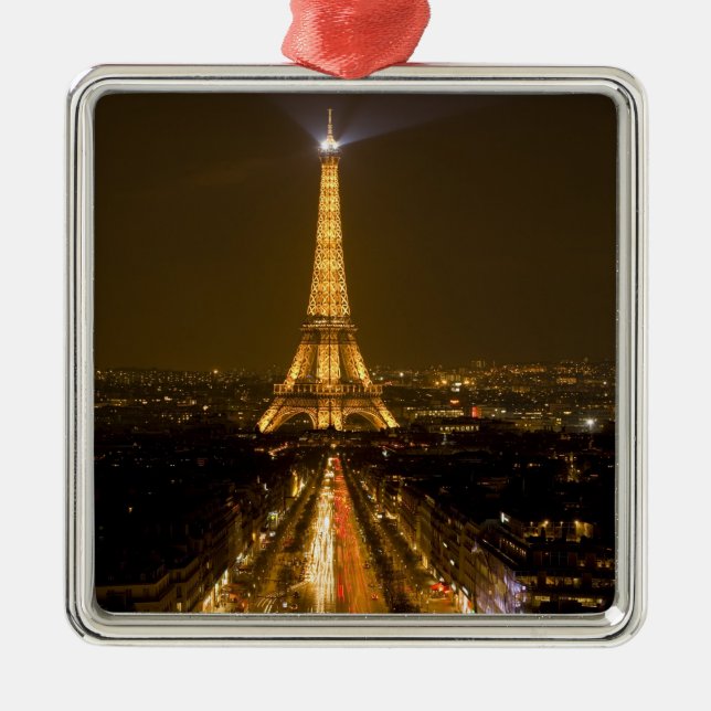 Frankreich, Paris. Nachtblick auf den Eiffelturm Silbernes Ornament (Vorne)