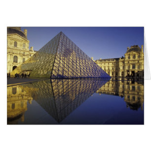 FRANKREICH, Paris Reflexion, Pyramide. Der Louvre