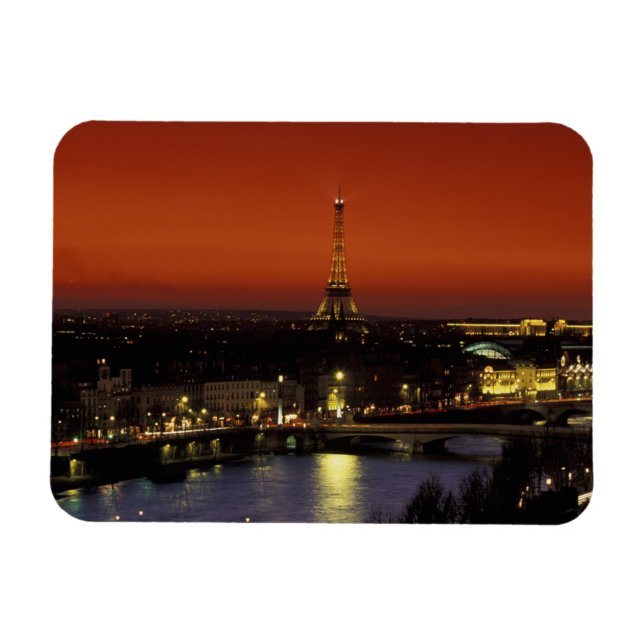 Frankreich, Paris Sunset view of Eiffel Tower and Magnet (Horizontal)