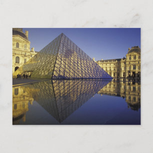 FRANKREICH, Pariser Reflektion, Pyramide. Der Louv Postkarte