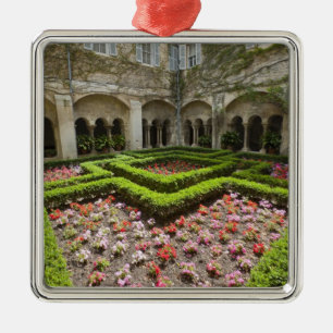 Frankreich, Provence, St. Remy-de-Provence.Garten Ornament Aus Metall