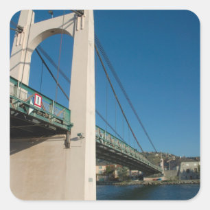 Frankreich, Rhone-Alpen, Condrieu, Brücke darüber Quadratischer Aufkleber