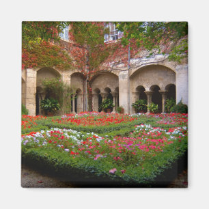 Frankreich, St. Remy de Provence, Kreuzgang um 2 Magnet