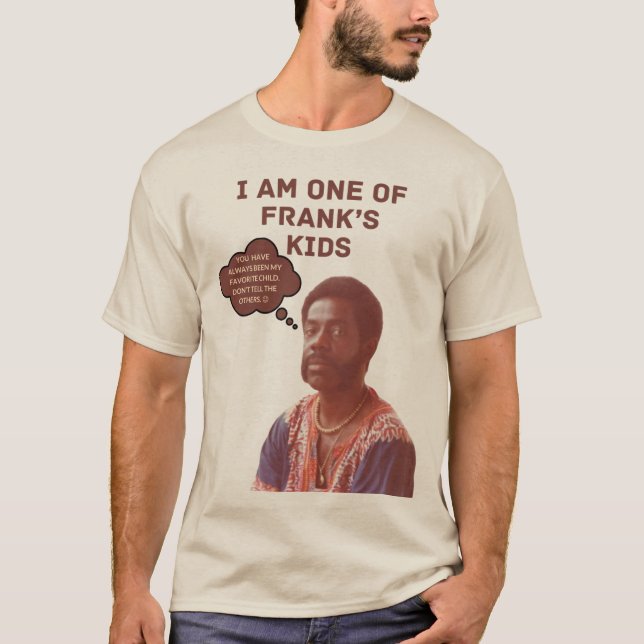 Franks Kind Sand Shirt/brauner Text T-Shirt (Vorderseite)