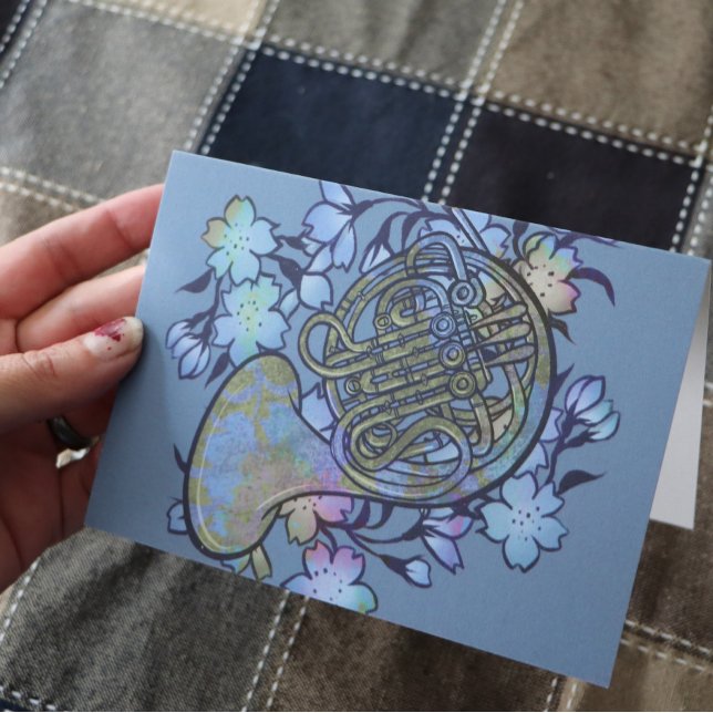 Französisch-Horn-Blumen-Band-Klasse Karte (Von Creator hochgeladen)