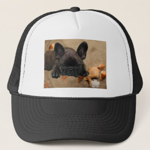 Französische Bulldogge am Strand French Bulldog Truckerkappe
