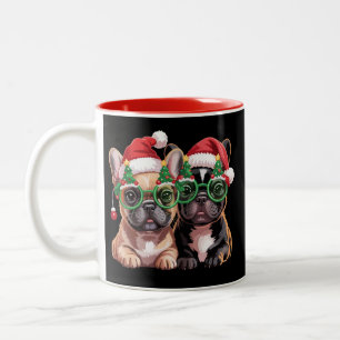 Französische Bulldogge trägt Weihnachtsbaumbrille  Zweifarbige Tasse