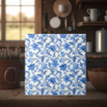 Französische Hütte Navy Blue Floral Fliese<br><div class="desc">Diese Fliesen erinnern an französische Hütten und gemütliche Räumlichkeiten. Eine einzigartige Ergänzung zu Küche oder Bad Backspritze.</div>