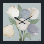 Französische Tulpen Quadratische Wanduhr<br><div class="desc">Französische Tulpen II durch Jade Reynolds. Kennzeichnet Tulpen in den verschiedenen Farben gegen einen weichen Hintergrund.</div>