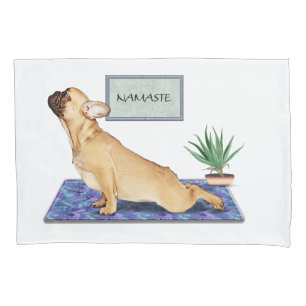 Französischer Bulldog, der Hunde-Yoga-Pose nach o Kissenbezug