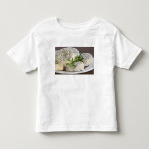Französischer Ziegenkäse - Chèvre - mit Kräutern a Kleinkind T-shirt