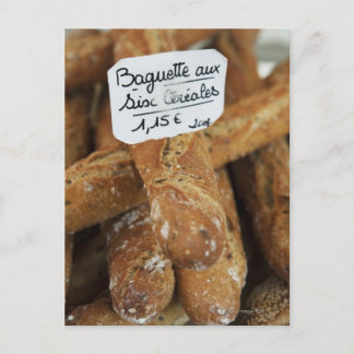 Französisches Brot auf dem Markt Postkarte