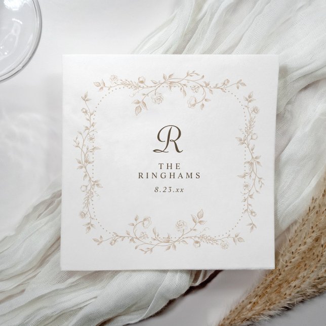 Französisches Florales Beiges Braunes Viktorianisc Serviette (Vintage French beige napkin featuring a personalized floral monogram)