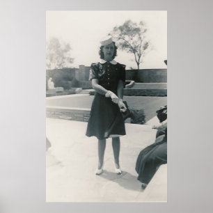 Frau 1940 mit Hutplakat Poster