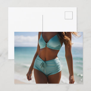 Frau am Strand Postkarte