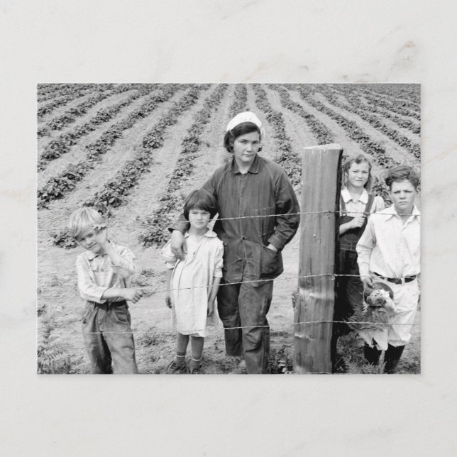 Frau Arnold und Kinder - 1939. Postkarte (Vorderseite)