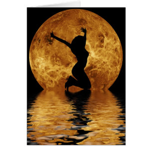 Frau auf Mond