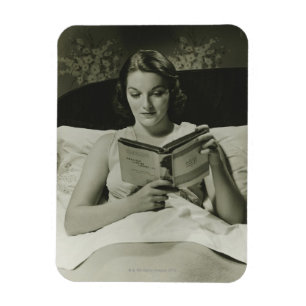 Frau beim Lesen eines Buches Magnet