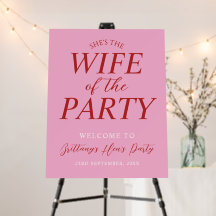Frau-der-Party-Rosa-Henne-Party-Willkommen